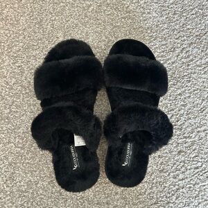 Koolaburra by UGG Black Faux Fur Slippers
